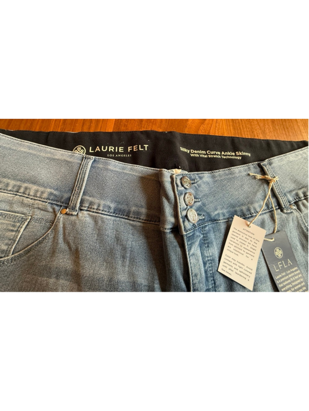 Laurie Felt Plus Light Wash Blue Silky Denim Capri Petite Plus Size 3XP - Picture 5 of 14